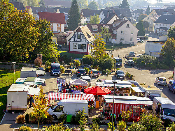 Bild zeigt Wochenmarkt in Ostrach