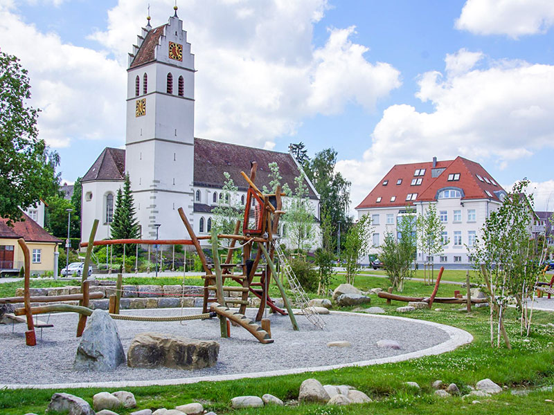 Bild zeigt Herbert-Barth-Pflatz in Ostrach